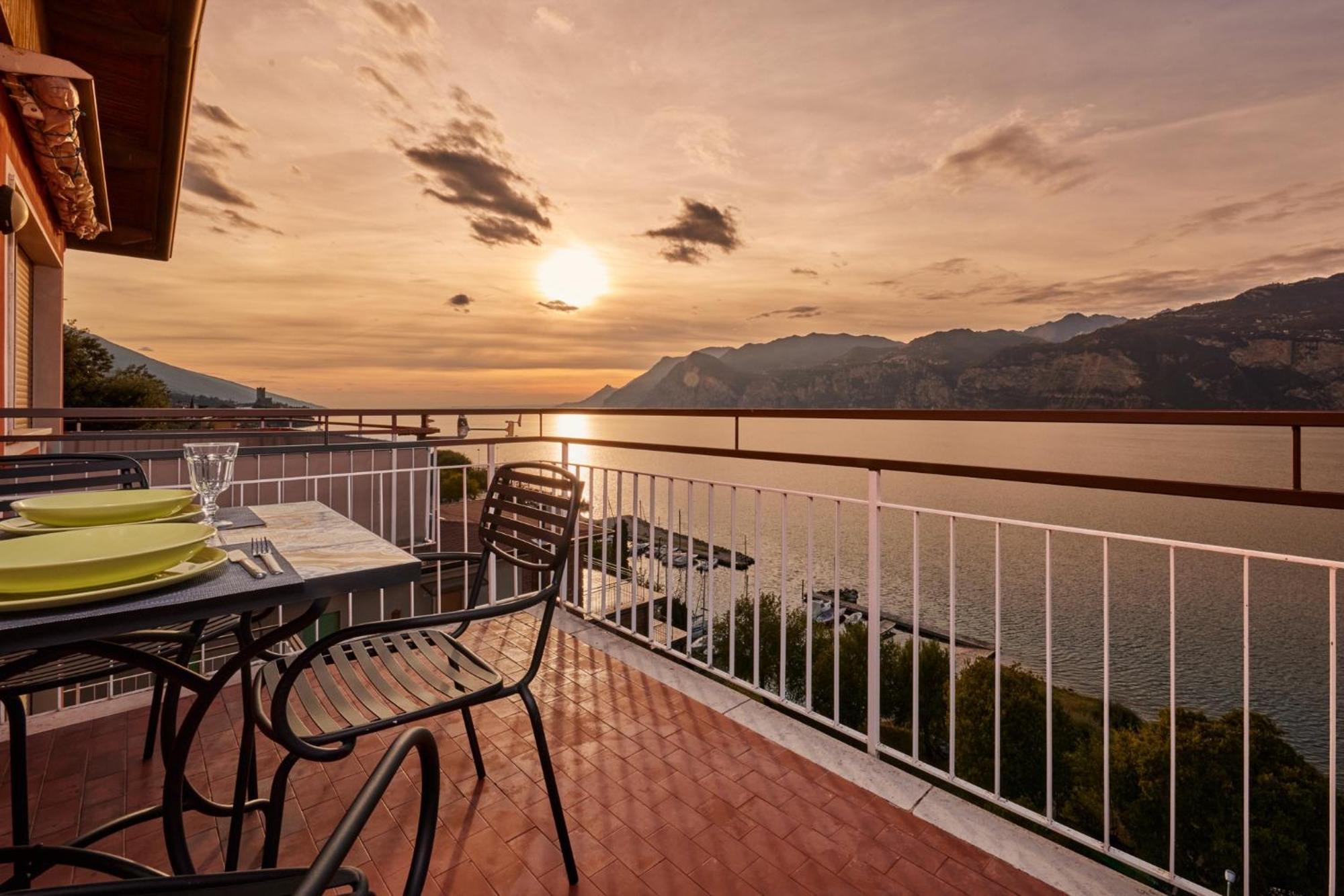 Lake View Luca Apartment Malcesine Eksteriør billede